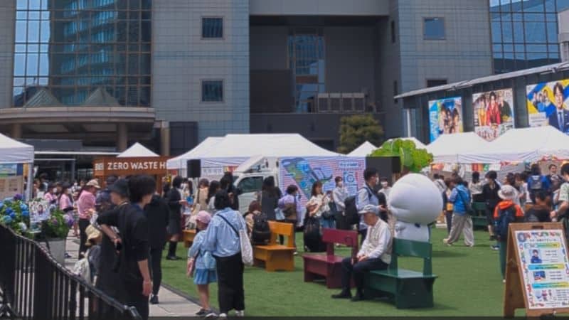 地球を笑顔にする広場2025春来場者のにぎわい